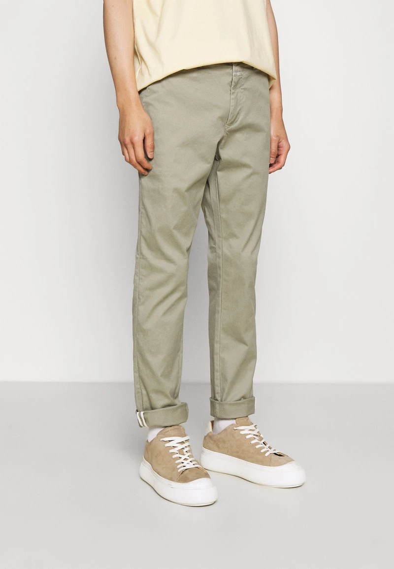 CLOSED ATELIER TAPERED Chino Pale Khaki Homme 3 CLOSED ATELIER TAPERED Chino Pale Khaki Homme