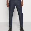 CLOSED COOPER Jeans Fuselé Dark Blue Homme 1 CLOSED COOPER Jeans Fuselé Dark Blue Homme -Promos CLOSED Magasin 4ce0a5ae05c54a789e843b2b57fe04f9