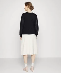 CLOSED Femme CREW NECK LONG SLEEVE Pullover Black 10 CLOSED Femme CREW NECK LONG SLEEVE Pullover Black -Promos CLOSED Magasin 4d18d16f81274f8283a4d11451b34aef