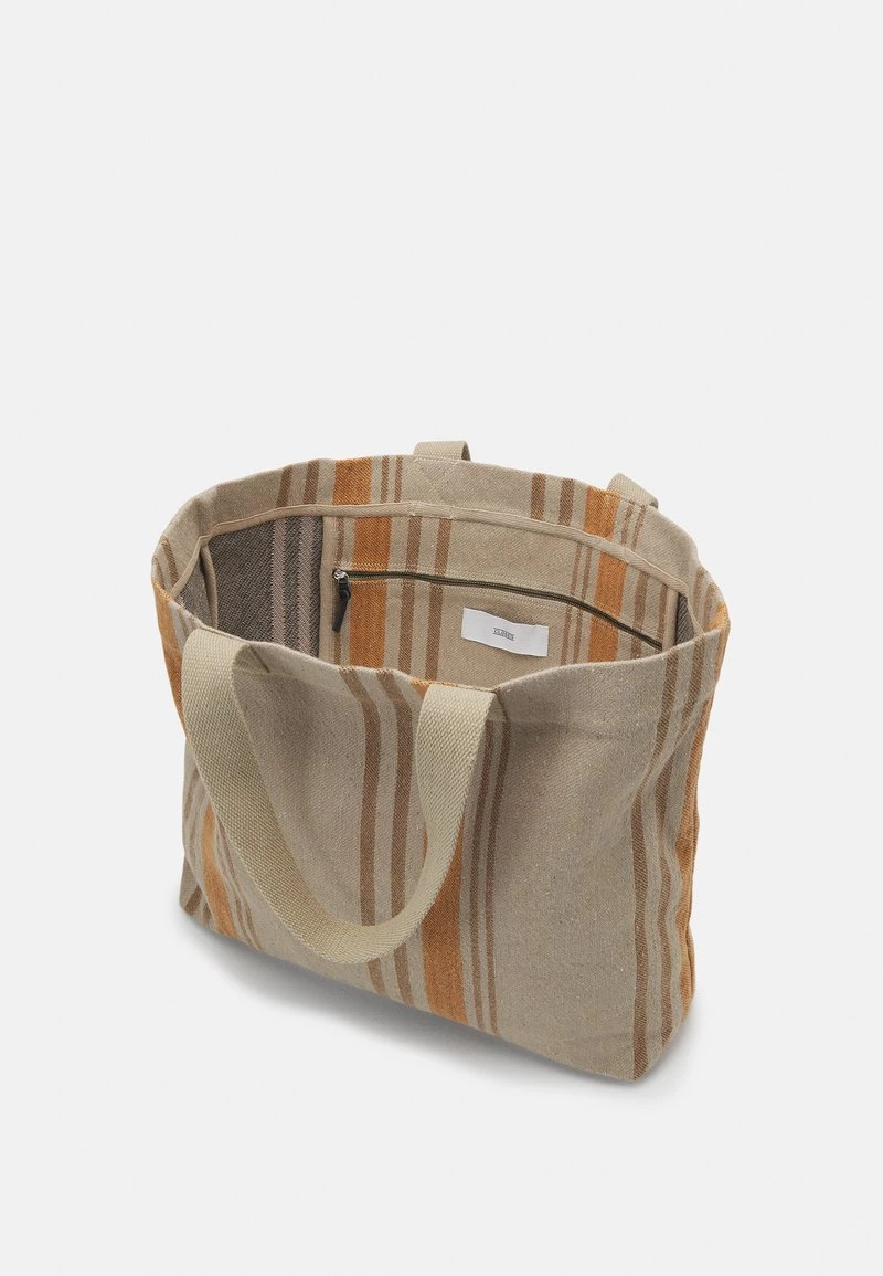 CLOSED BAG Cabas Grain Beige Unisex 5 CLOSED BAG Cabas Grain Beige Unisex – Image 3