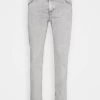 CLOSED DROP CROPPED Jean Slim Light Grey Homme 2 CLOSED DROP CROPPED Jean Slim Light Grey Homme -Promos CLOSED Magasin 5045b1f4b56544a89c19802bc7529445