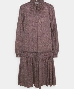 CLOSED KARI Robe De Jour Amaranth Red Femme 19 CLOSED KARI Robe De Jour Amaranth Red Femme -Promos CLOSED Magasin 5152e9d19d5849518fab6e573ff81566