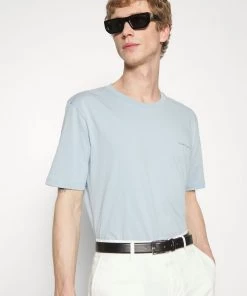 CLOSED CLASSIC Short Ivory Homme 11 CLOSED CLASSIC Short Ivory Homme -Promos CLOSED Magasin 57c09e6f5d9240f4b908357244415f15