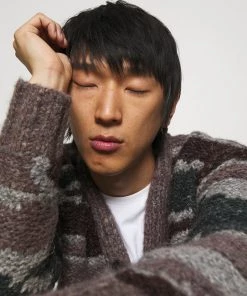 CLOSED CARDIGAN Gilet Sacramento Green Homme 15 CLOSED CARDIGAN Gilet Sacramento Green Homme -Promos CLOSED Magasin 59ec48cad4654d869ea3c8e62d47300f