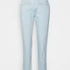 CLOSED PEDAL PUSHER Jean Slim Light Blue Femme 1 CLOSED PEDAL PUSHER Jean Slim Light Blue Femme -Promos CLOSED Magasin 5c4536b424a7449489fd77d44fbf2c29