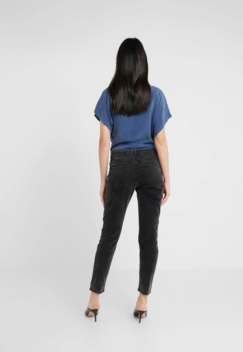 CLOSED Femme BAKER Jean Slim Washed Black 5 CLOSED Femme BAKER Jean Slim Washed Black – Image 3