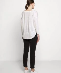 CLOSED Femme WOMENS T Shirt à Manches Longues Ivory 11 CLOSED Femme WOMENS T Shirt à Manches Longues Ivory -Promos CLOSED Magasin 611daaf6e399487994ab6502e69a6d8f