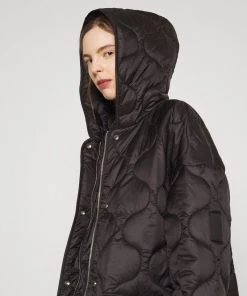 CLOSED Femme QUILTED COAT WITH HOOD Veste D'hiver Black 13 CLOSED Femme QUILTED COAT WITH HOOD Veste D'hiver Black -Promos CLOSED Magasin 612c1e5e662e46d396dddcd2c3d42f7a