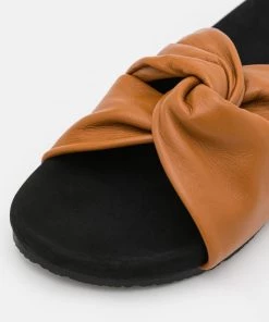 CLOSED Femme KYOMI Mules Gold Earth 15 CLOSED Femme KYOMI Mules Gold Earth -Promos CLOSED Magasin 6530209ad90747d7be32a0fd9e2aed08