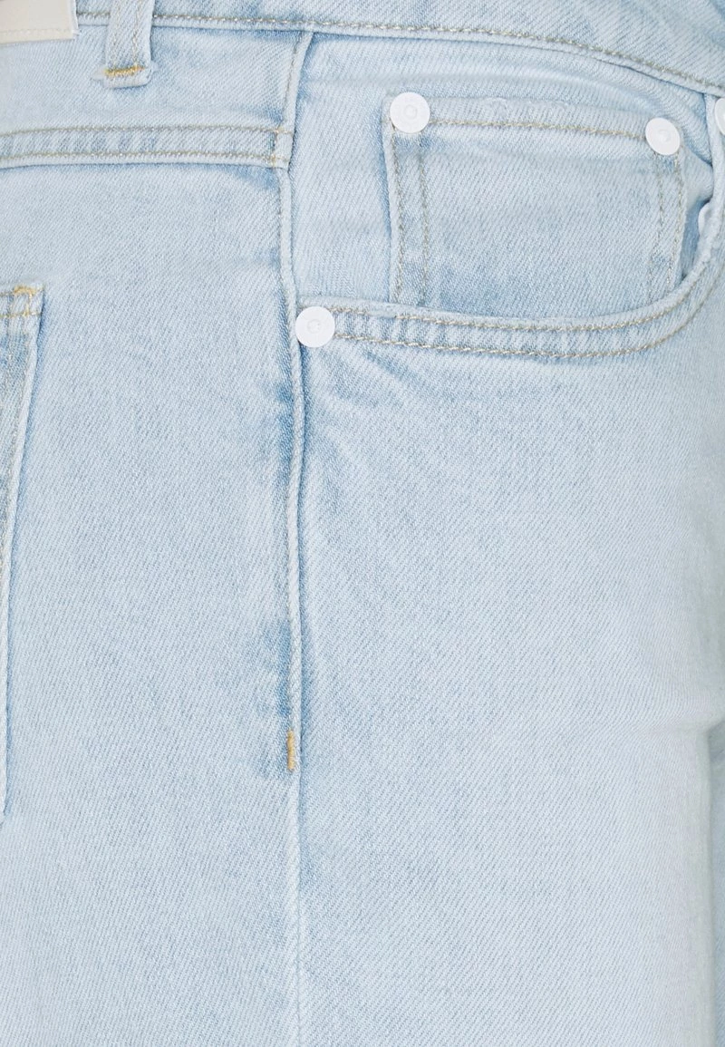 CLOSED Femme LEAF Jean Flare Light Blue 5 CLOSED Femme LEAF Jean Flare Light Blue – Image 3