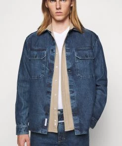 CLOSED ARMY OVER Chemise Mid Blue Homme 15 CLOSED ARMY OVER Chemise Mid Blue Homme -Promos CLOSED Magasin 6ec7ea74f80740cbbd87b06112b2bdc6