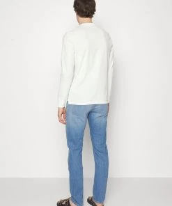 CLOSED UNITY Jean Slim Light Blue Homme 9 CLOSED UNITY Jean Slim Light Blue Homme -Promos CLOSED Magasin 6fa0b1d1853d49c18a79356a1036e232