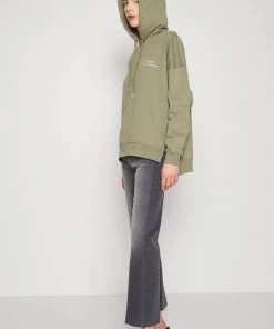 CLOSED Femme BAYLIN Jean Flare Mid Grey 13 CLOSED Femme BAYLIN Jean Flare Mid Grey -Promos CLOSED Magasin 6fc1ebea4f184331b37c15e2bd2c75a1