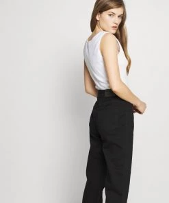 CLOSED Femme PEDAL PUSHER Jean Boyfriend Black 13 CLOSED Femme PEDAL PUSHER Jean Boyfriend Black -Promos CLOSED Magasin 7067cf7bddf649f18b8a59bd679d3452