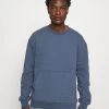 CLOSED Homme MEN´S Sweatshirt Blue Slate 2 CLOSED Homme MEN´S Sweatshirt Blue Slate -Promos CLOSED Magasin 75d62e543cc84772b50006fa15f919b9