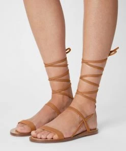 CLOSED DESERT Sandales Cognac Femme