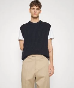 CLOSED Homme VEST Pullover Dark Night 11 CLOSED Homme VEST Pullover Dark Night -Promos CLOSED Magasin 7772214728e4413e8a0baa533583f3d1