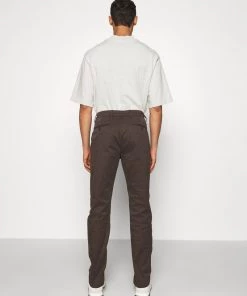 CLOSED ATELIER TAPERED Chino Dark Lava Homme 10 CLOSED ATELIER TAPERED Chino Dark Lava Homme -Promos CLOSED Magasin 79f82dac0dc744a8a19ebcf7a9c6b405