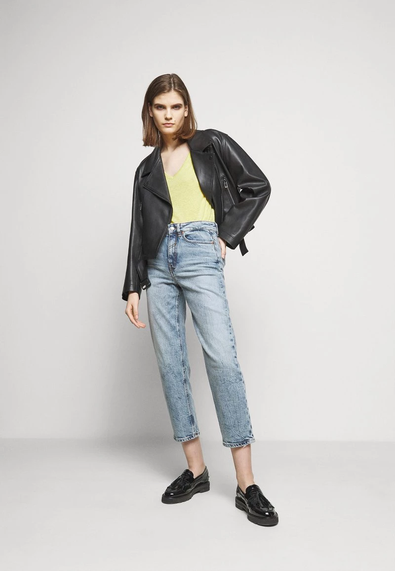 CLOSED WOMENS DELETION LIST T Shirt Basique Strong Mustard Femme 4 CLOSED WOMENS DELETION LIST T Shirt Basique Strong Mustard Femme – Image 2