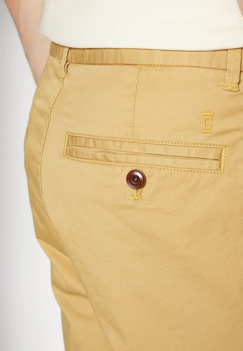 CLOSED Homme CLASSIC Short Honey Mustard 8 CLOSED Homme CLASSIC Short Honey Mustard – Image 6