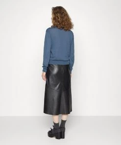 CLOSED CREW LONG SLEEVE Pullover Orion Blue Femme 10 CLOSED CREW LONG SLEEVE Pullover Orion Blue Femme -Promos CLOSED Magasin 7b7937f29b80412ca84cac44e3753de9