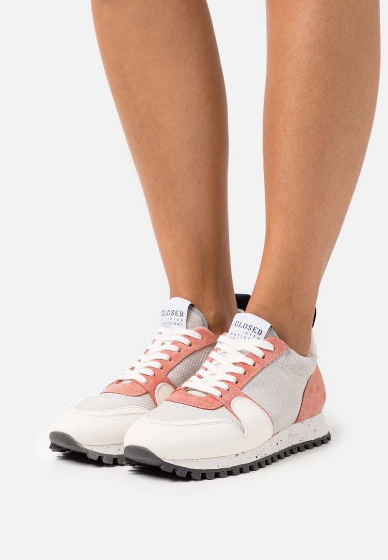 CLOSED Femme PEPPER Baskets Basses Sandstone 3 CLOSED Femme PEPPER Baskets Basses Sandstone