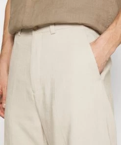 CLOSED LIVINGTON WIDE Pantalon Classique Grain Beige Homme 11 CLOSED LIVINGTON WIDE Pantalon Classique Grain Beige Homme -Promos CLOSED Magasin 813af0d440a543d3b108083159445fdb