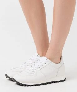 CLOSED Femme PEPPER Baskets Basses White