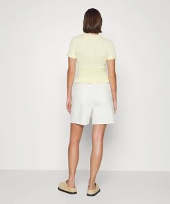 CLOSED AIRI Short En Jean Creme Femme 10 CLOSED AIRI Short En Jean Creme Femme -Promos CLOSED Magasin 855ec6e4f786400990c09144b1b310b7