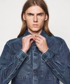 CLOSED ARMY OVER Chemise Mid Blue Homme 19 CLOSED ARMY OVER Chemise Mid Blue Homme -Promos CLOSED Magasin 85e48b2f1a284e70a18befb41dc7fe63