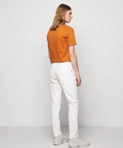 CLOSED COOPER TAPERED Jeans Fuselé Ivory Homme 10 CLOSED COOPER TAPERED Jeans Fuselé Ivory Homme -Promos CLOSED Magasin 85f01b4d19724e988bd3963a8bfb0eaf