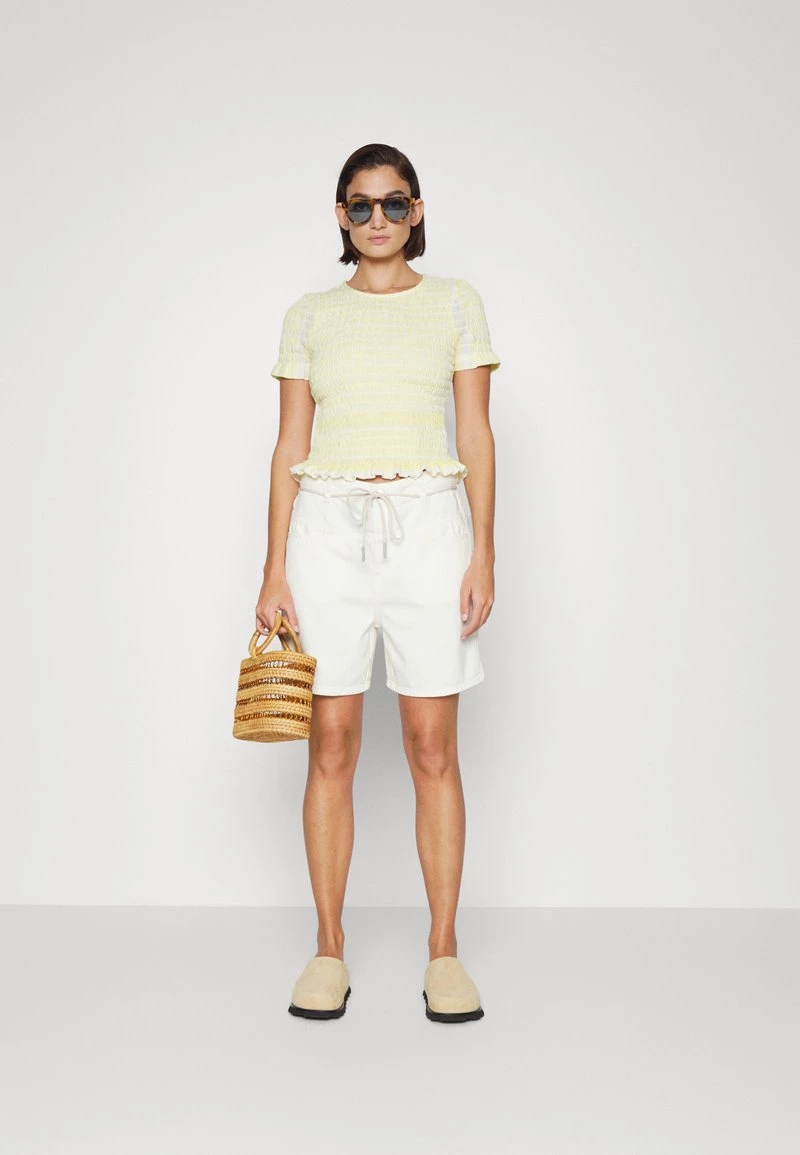 CLOSED AIRI Short En Jean Creme Femme 4 CLOSED AIRI Short En Jean Creme Femme – Image 2