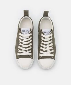 CLOSED Femme Baskets Basses Dried Basil 12 CLOSED Femme Baskets Basses Dried Basil -Promos CLOSED Magasin 8b67af22e6db4defb345fd7d0f041b75