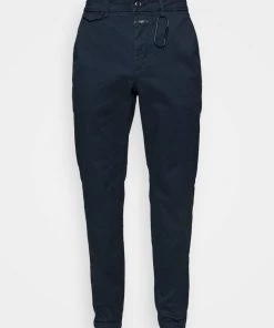 CLOSED ATELIER TAPERED Chino Dark Night Homme 14 CLOSED ATELIER TAPERED Chino Dark Night Homme -Promos CLOSED Magasin 8bd70402cc8c4d739f0438a82ed12111