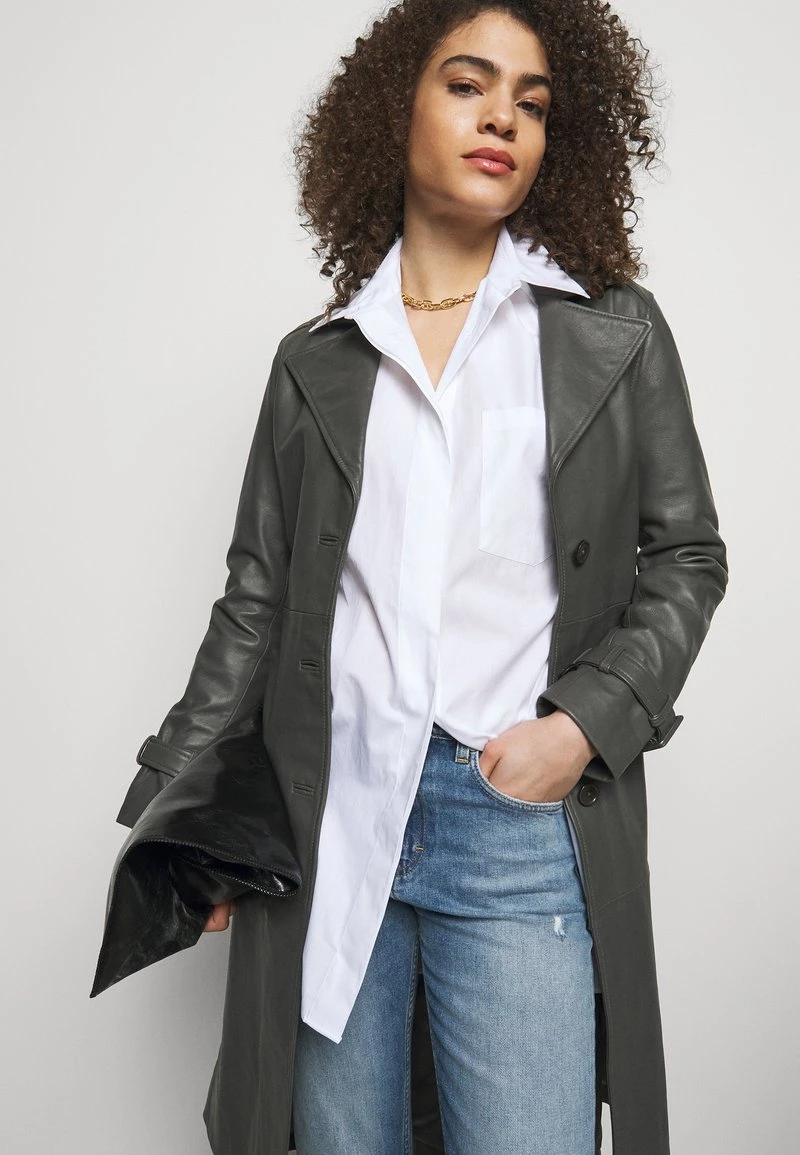 CLOSED BAYLIN Jean Flare Light Blue Femme 6 CLOSED BAYLIN Jean Flare Light Blue Femme – Image 4