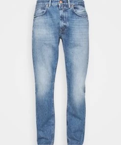 CLOSED COOPER Jean Droit Mid Blue Homme -Promos CLOSED Magasin 8cb50a79485b4e988e23b6b8fec8a5b3