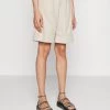 CLOSED SHORTS WITH TURN UP Short Grain Beige Femme 2 CLOSED SHORTS WITH TURN UP Short Grain Beige Femme -Promos CLOSED Magasin 8f6bcb83a13c41b79ecaffea5588c78c