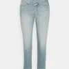 CLOSED PEDAL PUSHER Jean Boyfriend Mid Blue Femme 1 CLOSED PEDAL PUSHER Jean Boyfriend Mid Blue Femme -Promos CLOSED Magasin 91fc8e1b87df4877bf51c9e9c7c013de