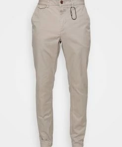 CLOSED ATELIER TAPERED Chino Muddy Beige Homme 14 CLOSED ATELIER TAPERED Chino Muddy Beige Homme -Promos CLOSED Magasin 92eff480a44d421a8ff0603999432efa