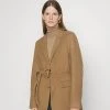 CLOSED LOLA Blazer Dark Tan Femme 1 CLOSED LOLA Blazer Dark Tan Femme -Promos CLOSED Magasin 93a155ff820f46bc8925e19c5adba2a9