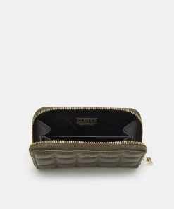 CLOSED Femme PURSE Portefeuille Olive 8 CLOSED Femme PURSE Portefeuille Olive -Promos CLOSED Magasin 93d9d06d7cef494bb0425d2ffce3f999