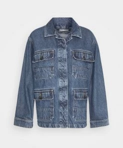 CLOSED DEAR Veste En Jean Mid Blue Wash Femme -Promos CLOSED Magasin 93fe2feec1344a46abb9a4c65b0b5042