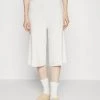 CLOSED CULOTTES Short Ivory Femme 1 CLOSED CULOTTES Short Ivory Femme -Promos CLOSED Magasin 95714a3ac2574eb698bea53d422fcdfe