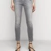 CLOSED PUSHER Jeans Skinny Mid Grey Femme 2 CLOSED PUSHER Jeans Skinny Mid Grey Femme -Promos CLOSED Magasin 964d65b5068646afacb03843b98e543e