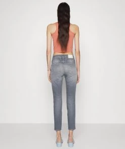 CLOSED Femme PUSHER Jeans Skinny Mid Grey 10 CLOSED Femme PUSHER Jeans Skinny Mid Grey -Promos CLOSED Magasin 9795d99b1b5e414d876d61a4353c6722