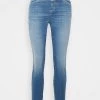 CLOSED PUSHER Jeans Skinny Mid Blue Femme 2 CLOSED PUSHER Jeans Skinny Mid Blue Femme -Promos CLOSED Magasin 983a3c5dbe534b10bde8f66ae504435e