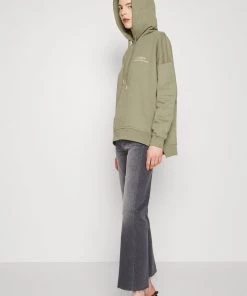 CLOSED HOODIE Sweat à Capuche Dried Basil Femme 13 CLOSED HOODIE Sweat à Capuche Dried Basil Femme -Promos CLOSED Magasin 986b8bb7180a4cdf9aa302cf6390cc41