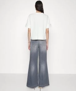 CLOSED GLOW UP Jean Flare Mid Grey Femme 10 CLOSED GLOW UP Jean Flare Mid Grey Femme -Promos CLOSED Magasin 996bb820006140b7988282b182d05ea0