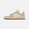 CLOSED Homme Baskets Basses White 2 CLOSED Homme Baskets Basses White -Promos CLOSED Magasin 99dbbf812e2c4498a757e257d067673d
