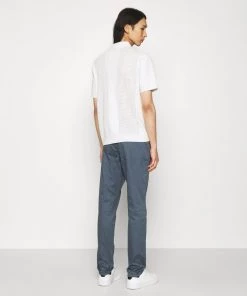 CLOSED Homme ATELIER TAPERED Chino Blue Slate 12 CLOSED Homme ATELIER TAPERED Chino Blue Slate -Promos CLOSED Magasin 9d0aae412c1b4a299b4d369cdb531d0b